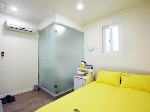Image 2 of 24 Guesthouse Myeongdong Avenue