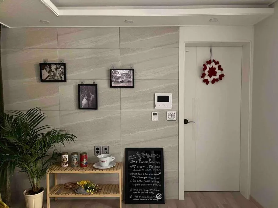 Image of 3st from Gyeongbokgung st,3min walk from Nokbeon st,3rm2bath,301