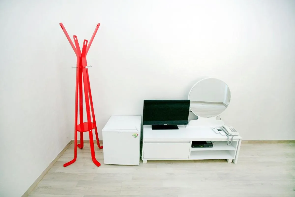 Image 3 of Ari House