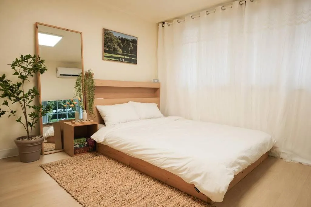 Image 1 of Comfort Seoul