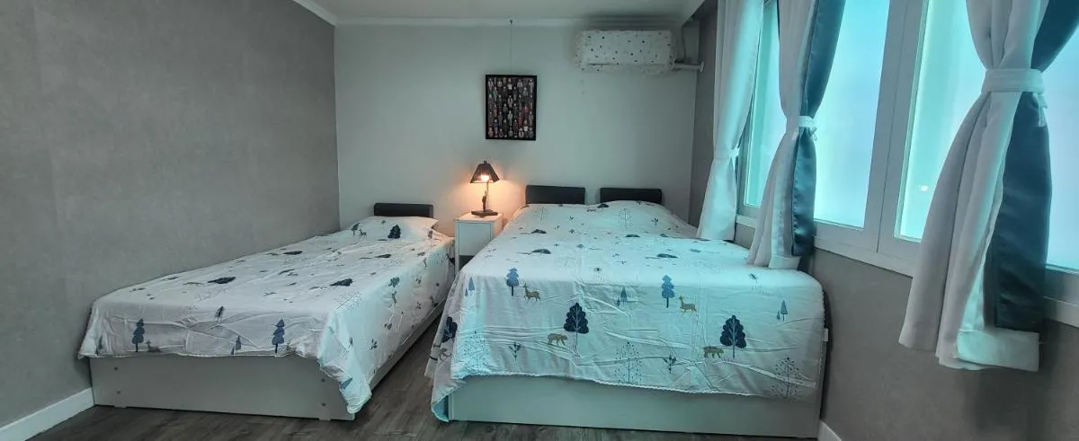 Image 3 of Comfy & Cozy