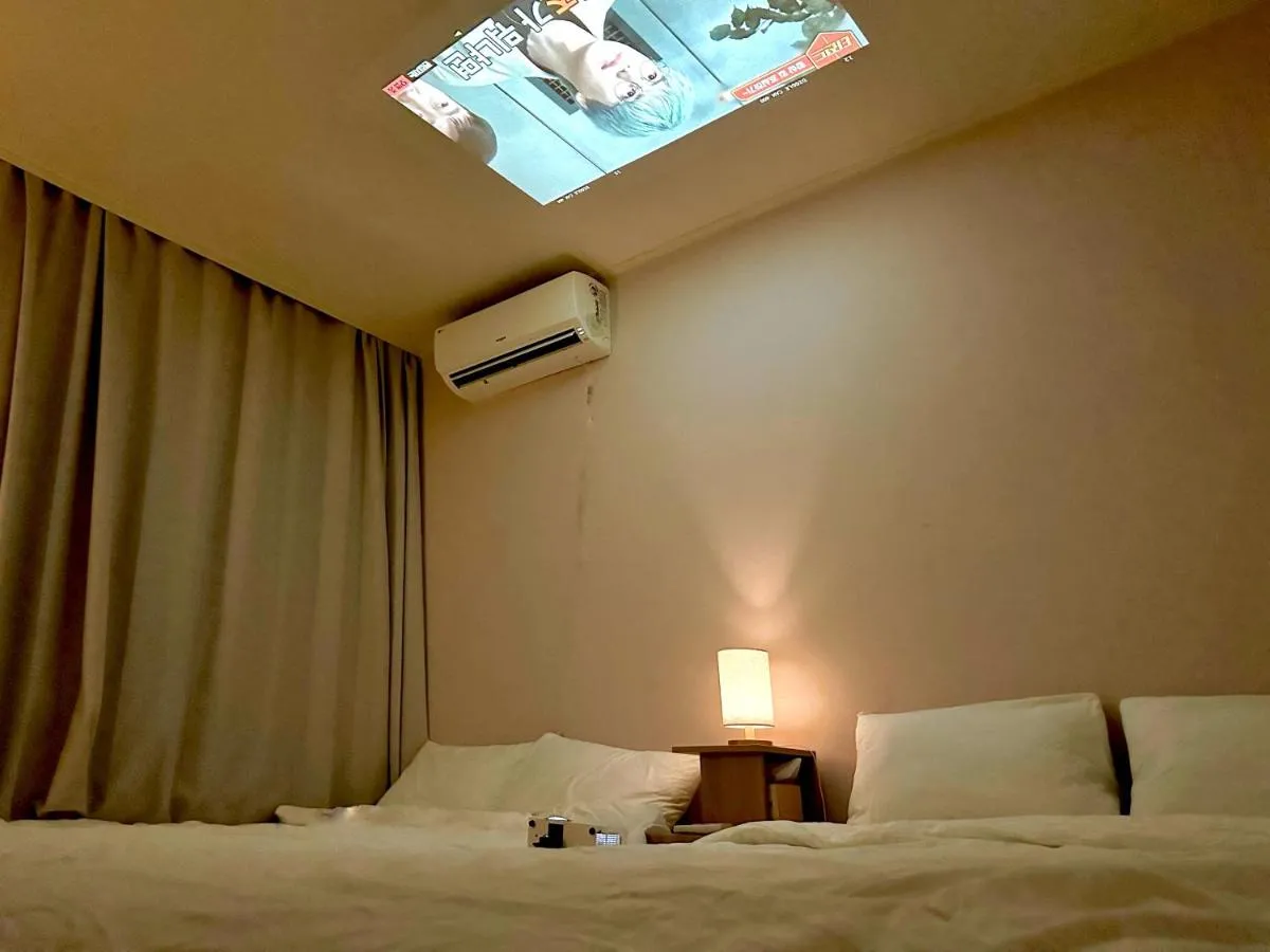 Image 6 of Cozy Dining Cinema Stay