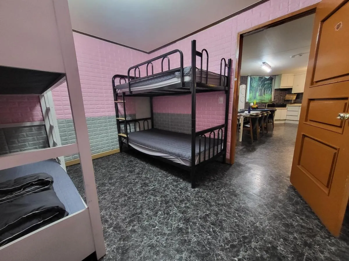 Image 4 of DB House