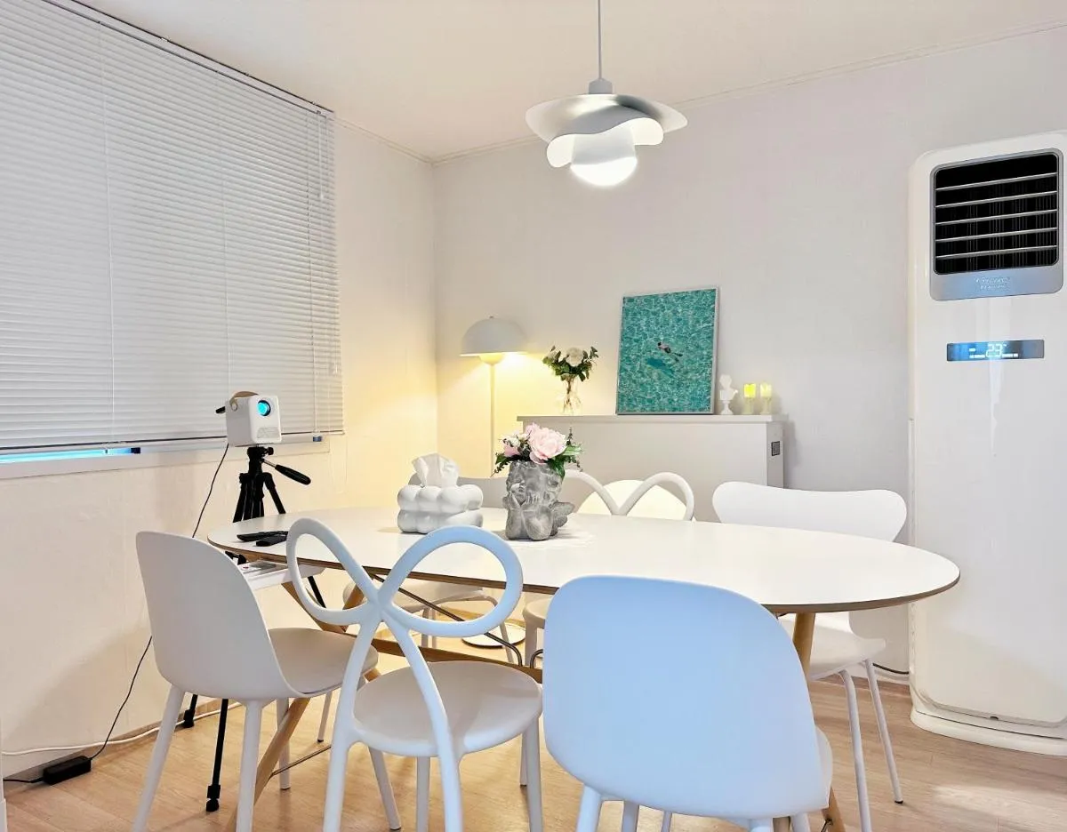 Image 3 of Dein Haus – 20min to Gangnam, 30mins to Hongdae, 2 bedroom, max 7pax