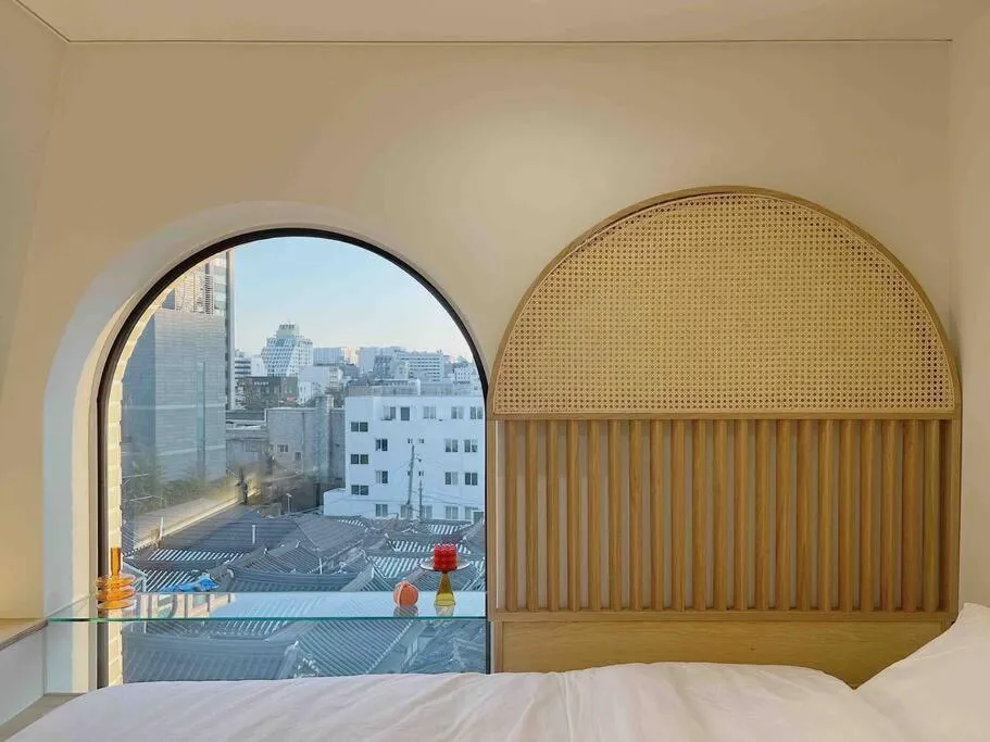 Image 5 of Exclusive suite with great view & 3-min metro