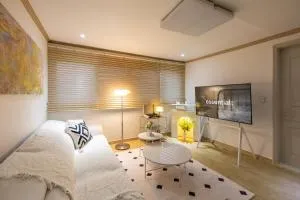Image 4 of Free pick-up, 4 Beds, near Gangnam, Hongdae, Subway 8 mins, Spacious