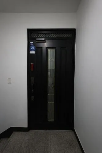Image 1 of Free pick-up, 4 Beds, near Gangnam, Hongdae, Subway 8 mins, Spacious