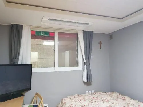 Image 2 of Gyeongbokgung Palace Seochon Christian Home – Foreigner Only