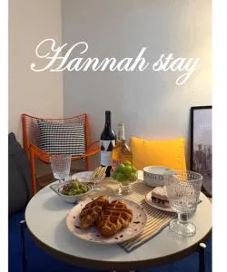Image 5 of Hannah Stay