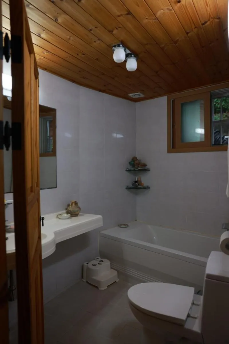 Image 1 of Hanok Isimje Stay