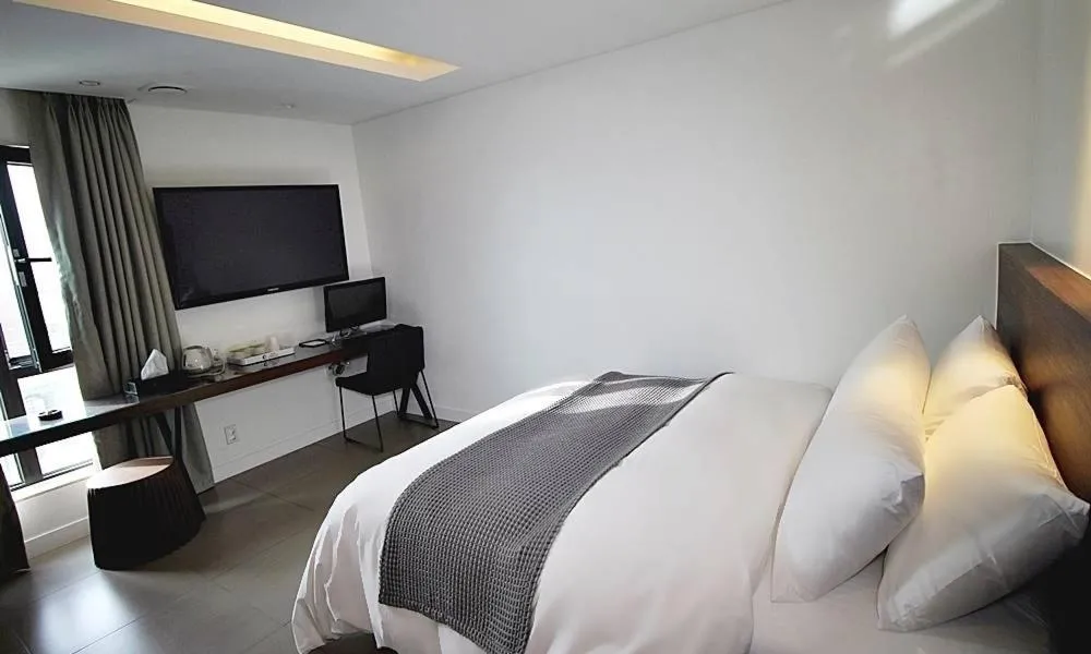 Image 6 of Hapjeong Circle Hotel