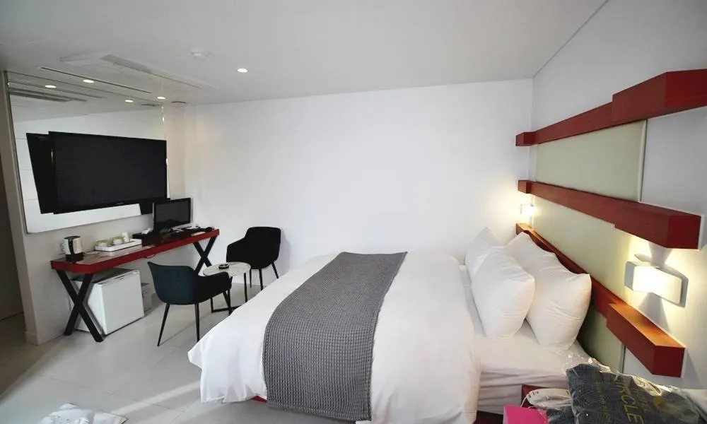 Image 5 of Hapjeong Circle Hotel