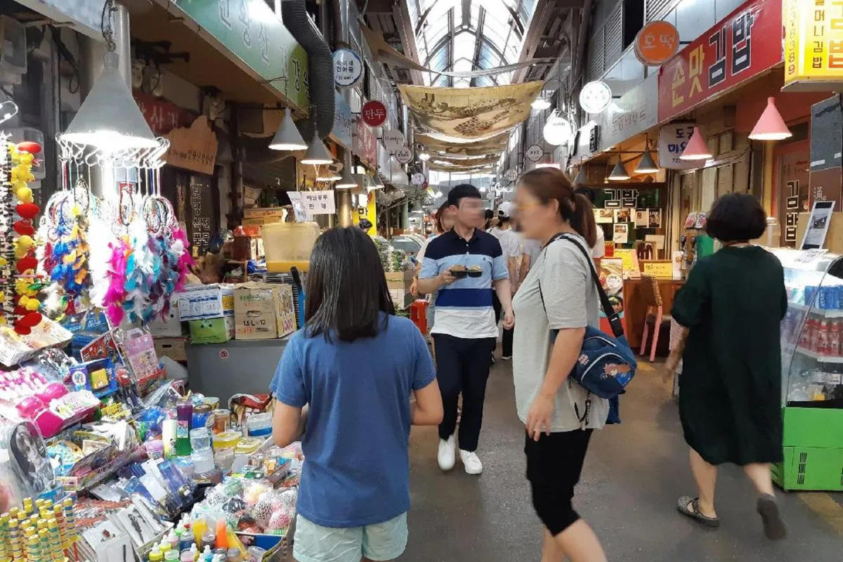 Image 4 of Hello Seochon – Gyeongbokgung Station