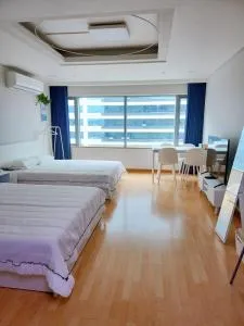 Image 4 of Hongdae Cleanhouse