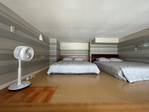Image 2 of Hongdae Guesthouse2 1min from Hongik Uni station Exit #1