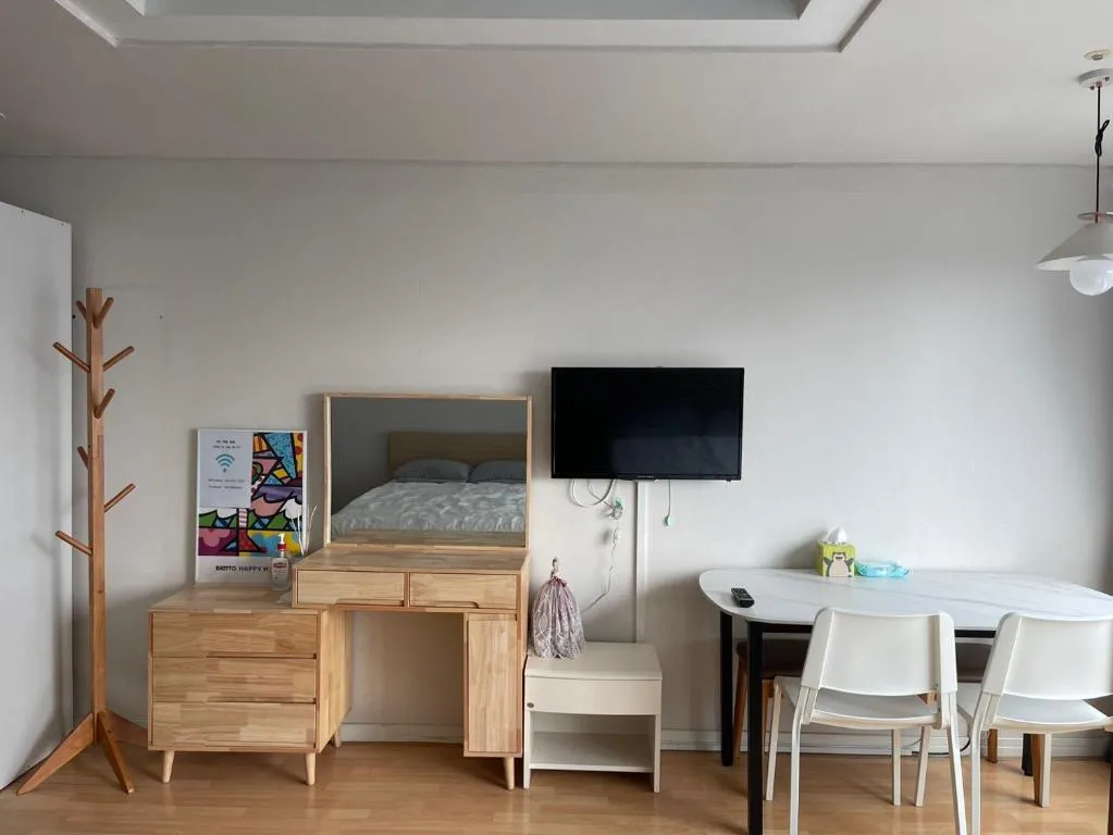 Image of Hongdae Residence 3 – 1min from Hongik Uni station Exit #1