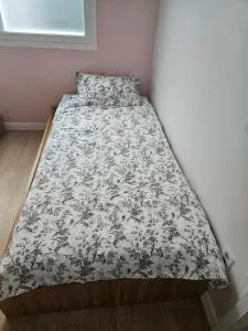 Image 4 of Hongdae Sinchon ssuny house