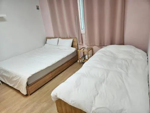 Image 1 of Hongdae Sinchon ssuny house