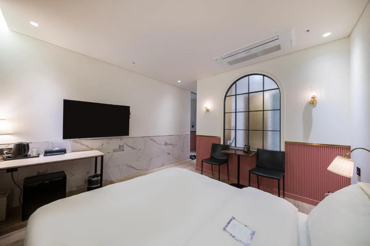 Image 2 of Hotel Lemong