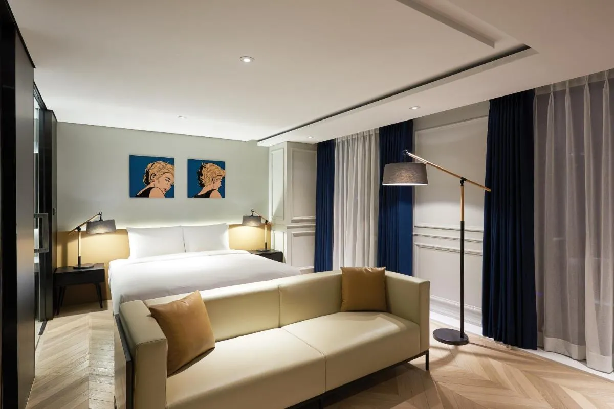 Image 1 of Hotel Peyto Samseong