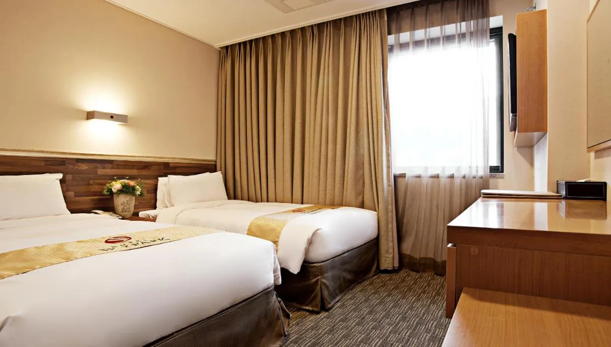Image 2 of Hotel Skypark Myeongdong 1