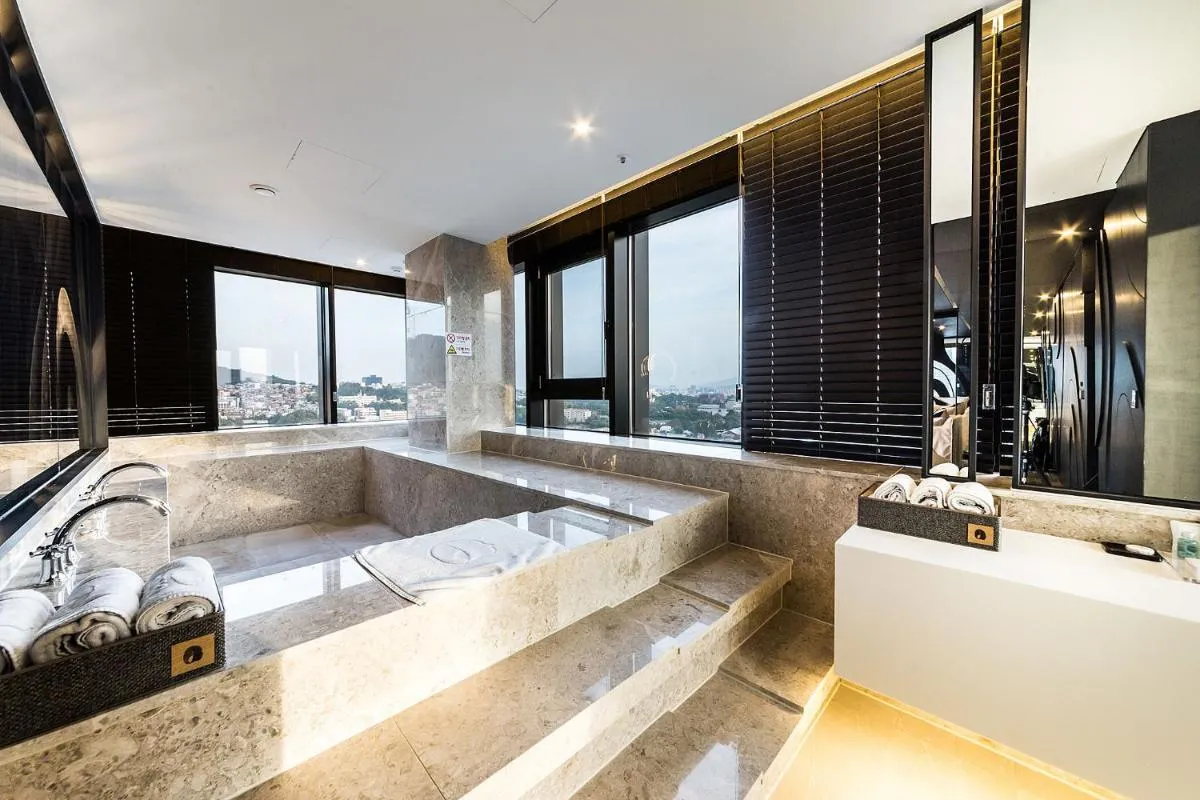 Image 1 of Hotel The Designers Seoul Station