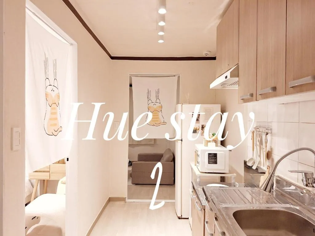Image of Hue stay 2