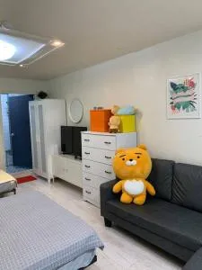 Image 6 of 江南新论岘地铁站单间公寓 可住四人地下室无窗105