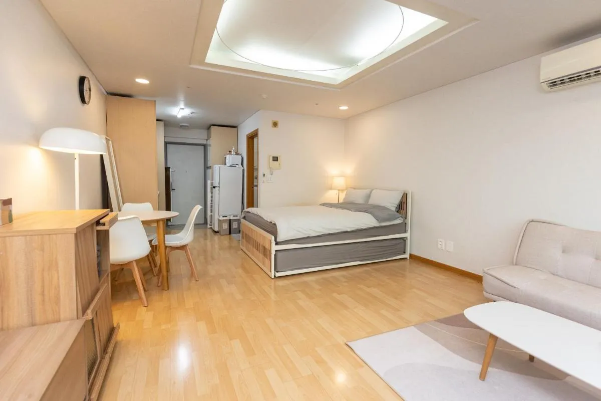 Image 4 of Jiny’s Cozy Room