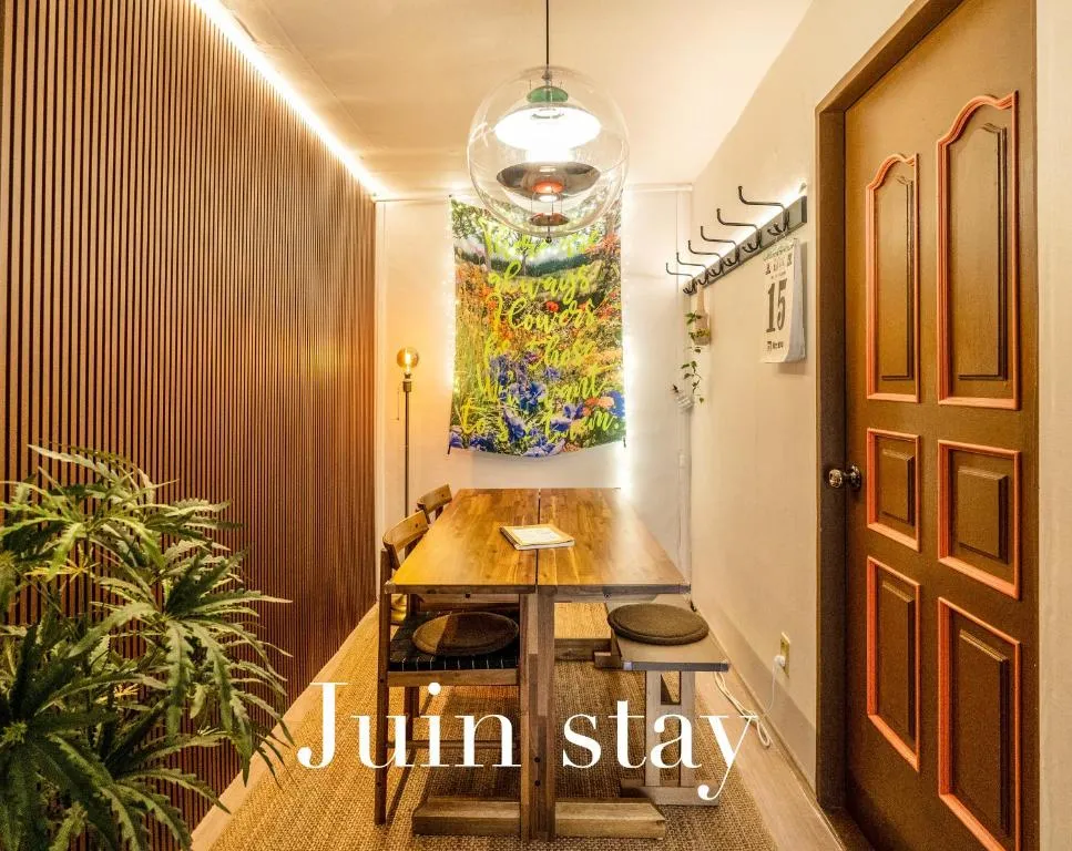 Image of Juin – Foreigner only