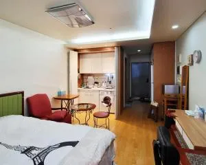 Image 4 of Khan Residence