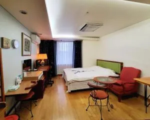 Image 3 of Khan Residence