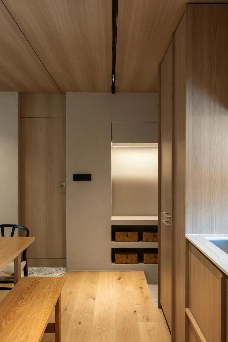Image 3 of LIGHTHOUSE 240 DDP Dongdaemun