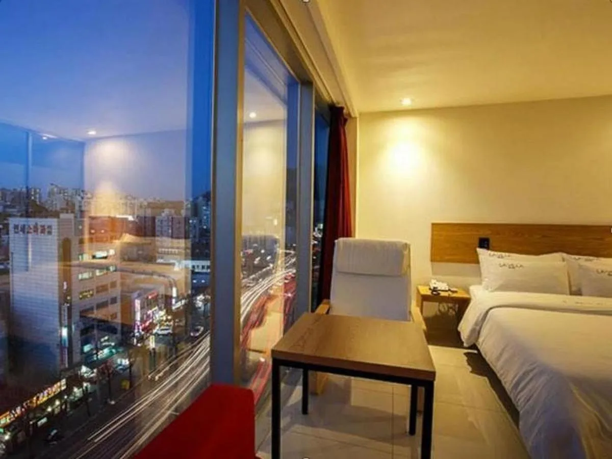 Image 5 of La Villa Hotel