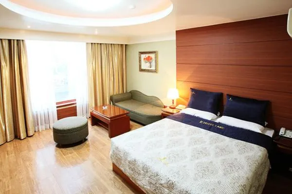 Image 1 of Lake Tourist Hotel