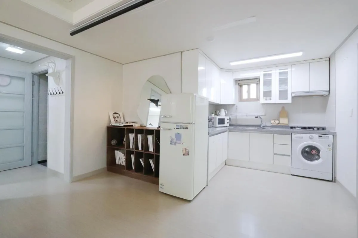 Image 2 of Lovely House Hongdae