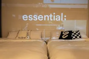 Image 4 of Luxury Gallery Stay