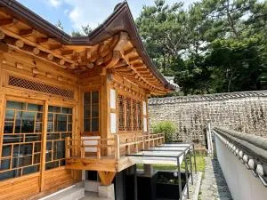 Image 5 of Luxury hanok with private bathtub – SN01