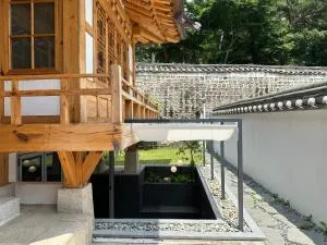 Image 6 of Luxury hanok with private bathtub – SN01