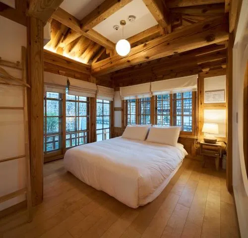 Image 1 of Luxury hanok with private bathtub – SN01