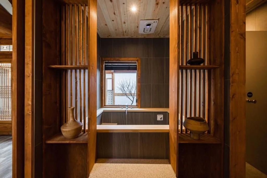 Image of Luxury hanok with private bathtub – SN04