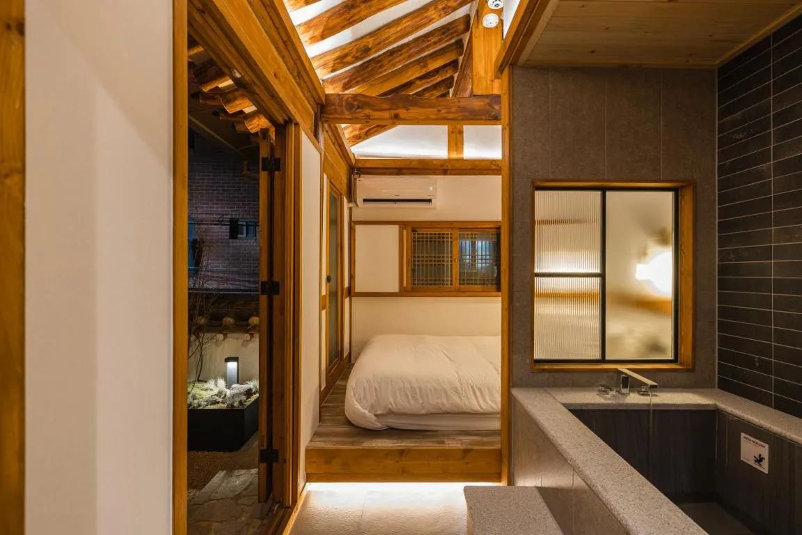 Image of Luxury hanok with private bathtub – SN05