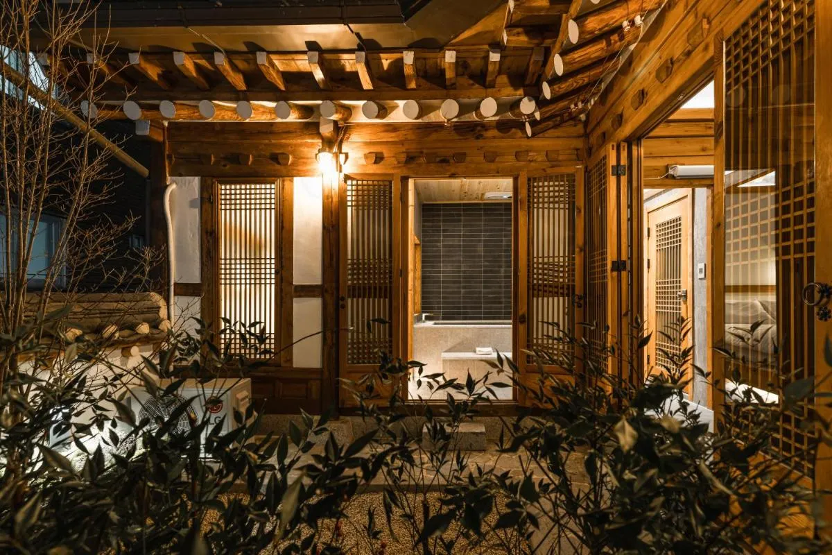 Image 6 of Luxury hanok with private bathtub – SN05