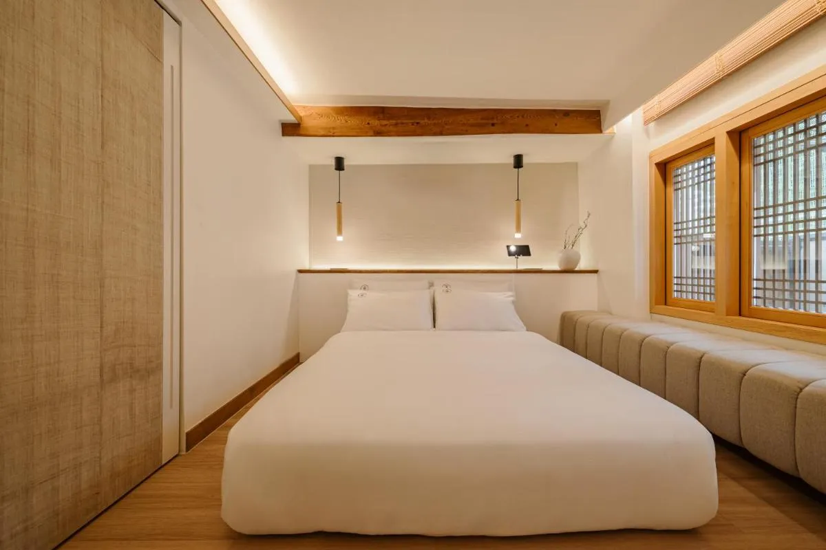 Image 1 of Luxury hanok with private bathtub – SN07