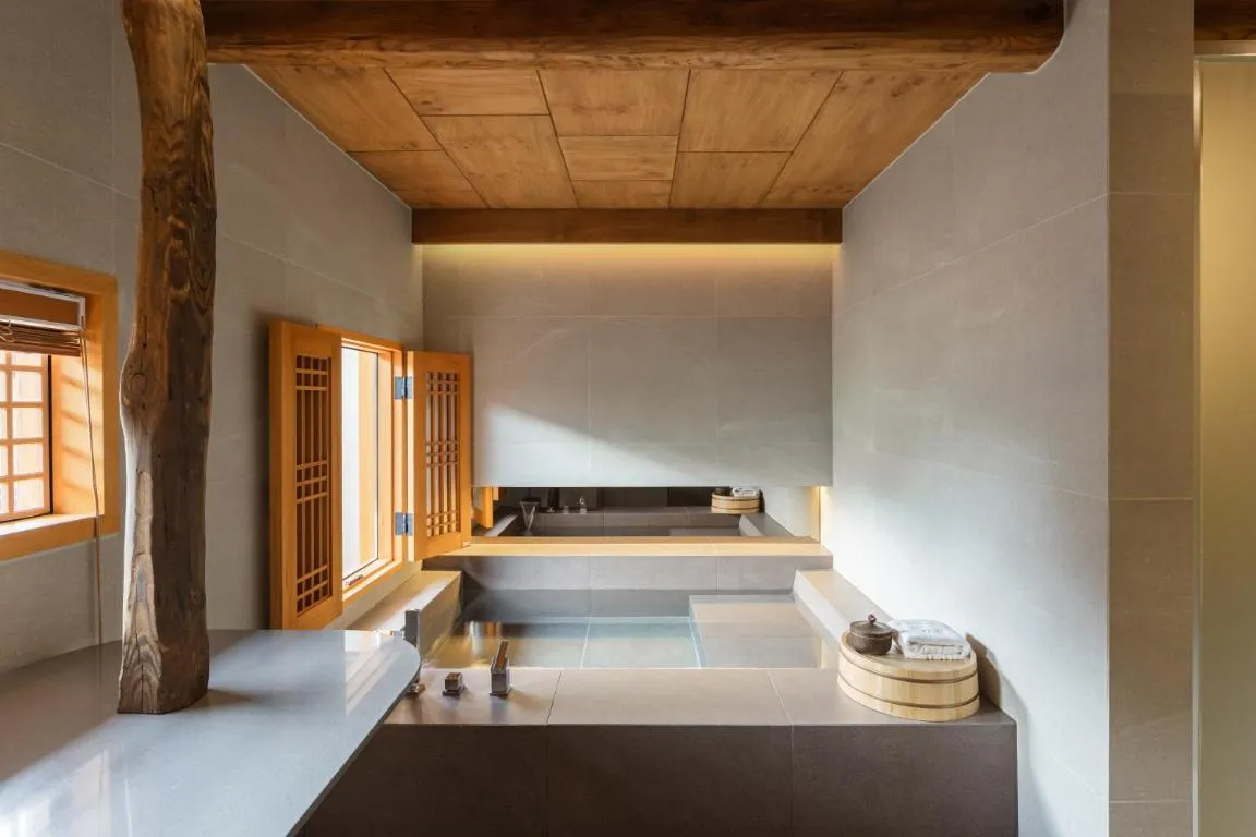 Image of Luxury hanok with private bathtub – SN07