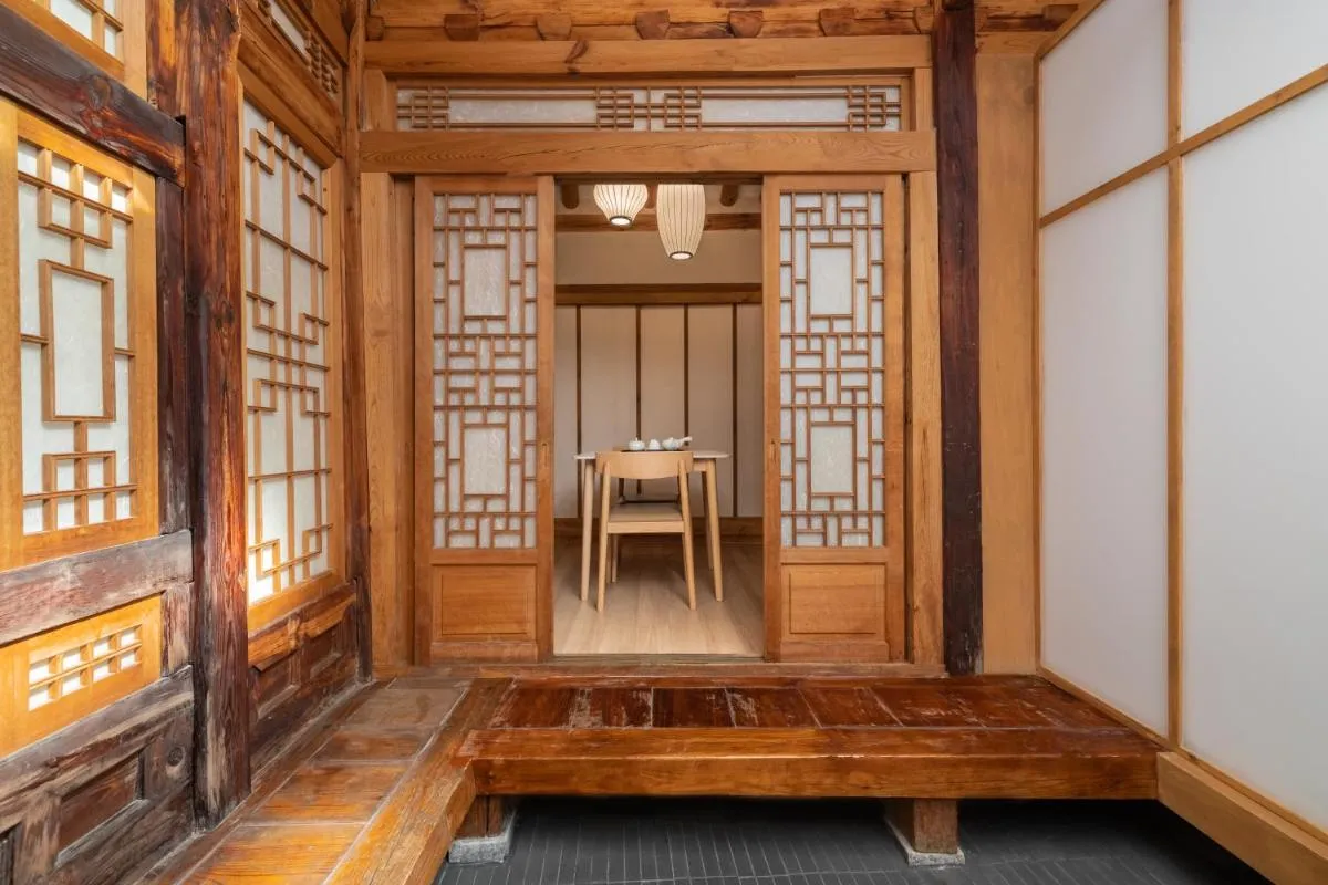 Image 1 of Luxury hanok with private bathtub – SN08