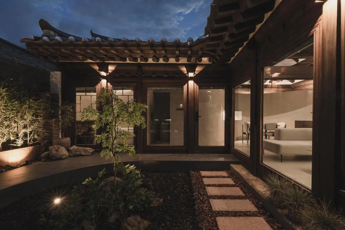 Image 2 of Luxury hanok with private bathtub – SN12
