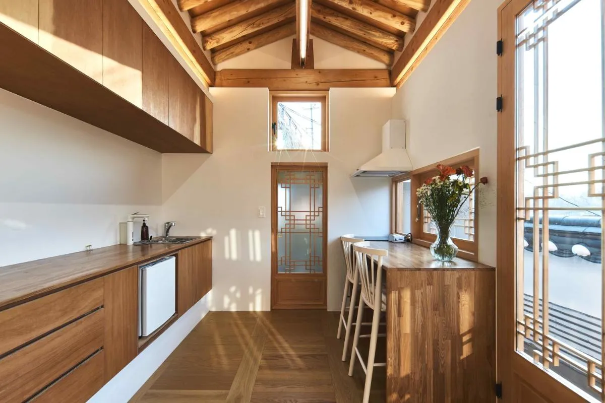 Image 2 of Luxury hanok with private bathtub – SN13