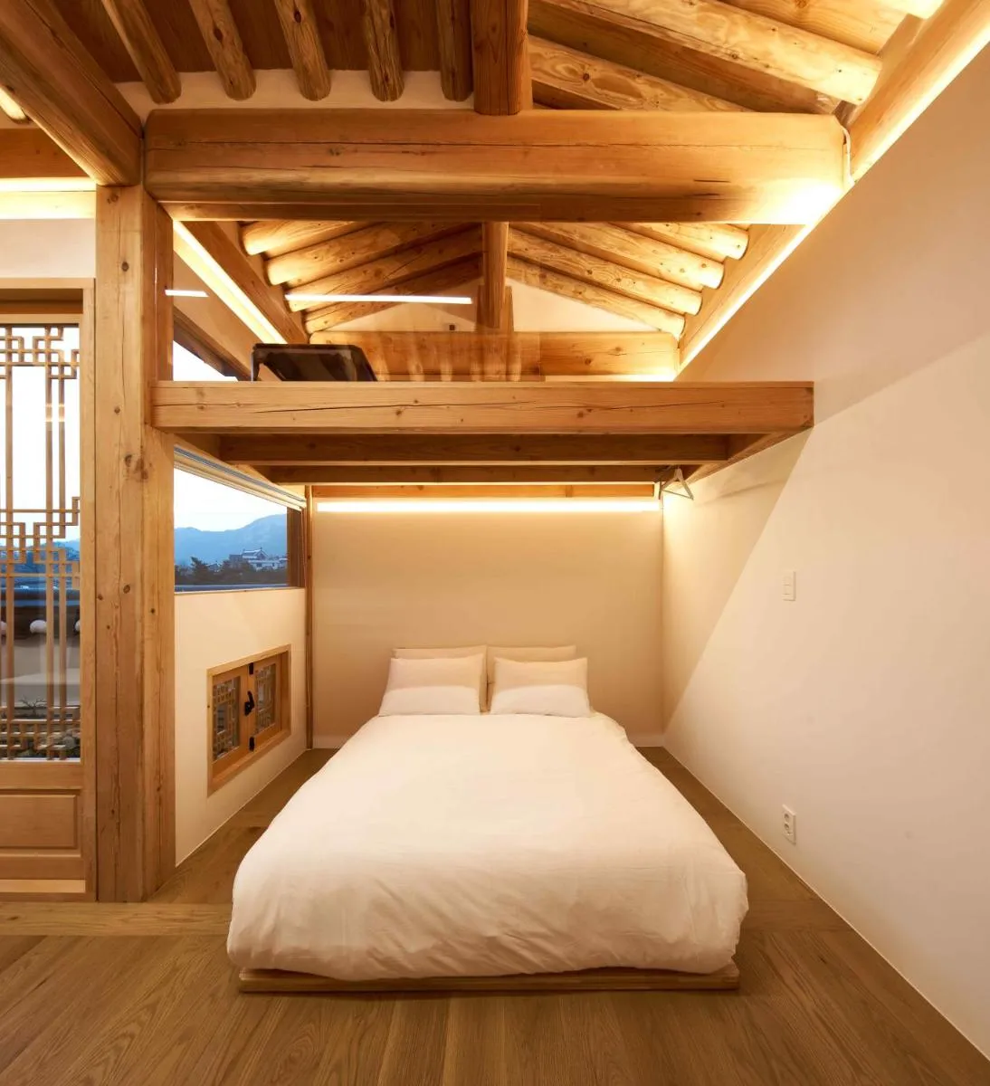 Image 5 of Luxury hanok with private bathtub – SN13