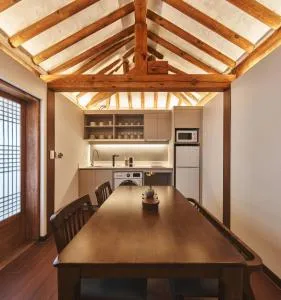 Image 3 of Luxury hanok with private bathtub – SN14
